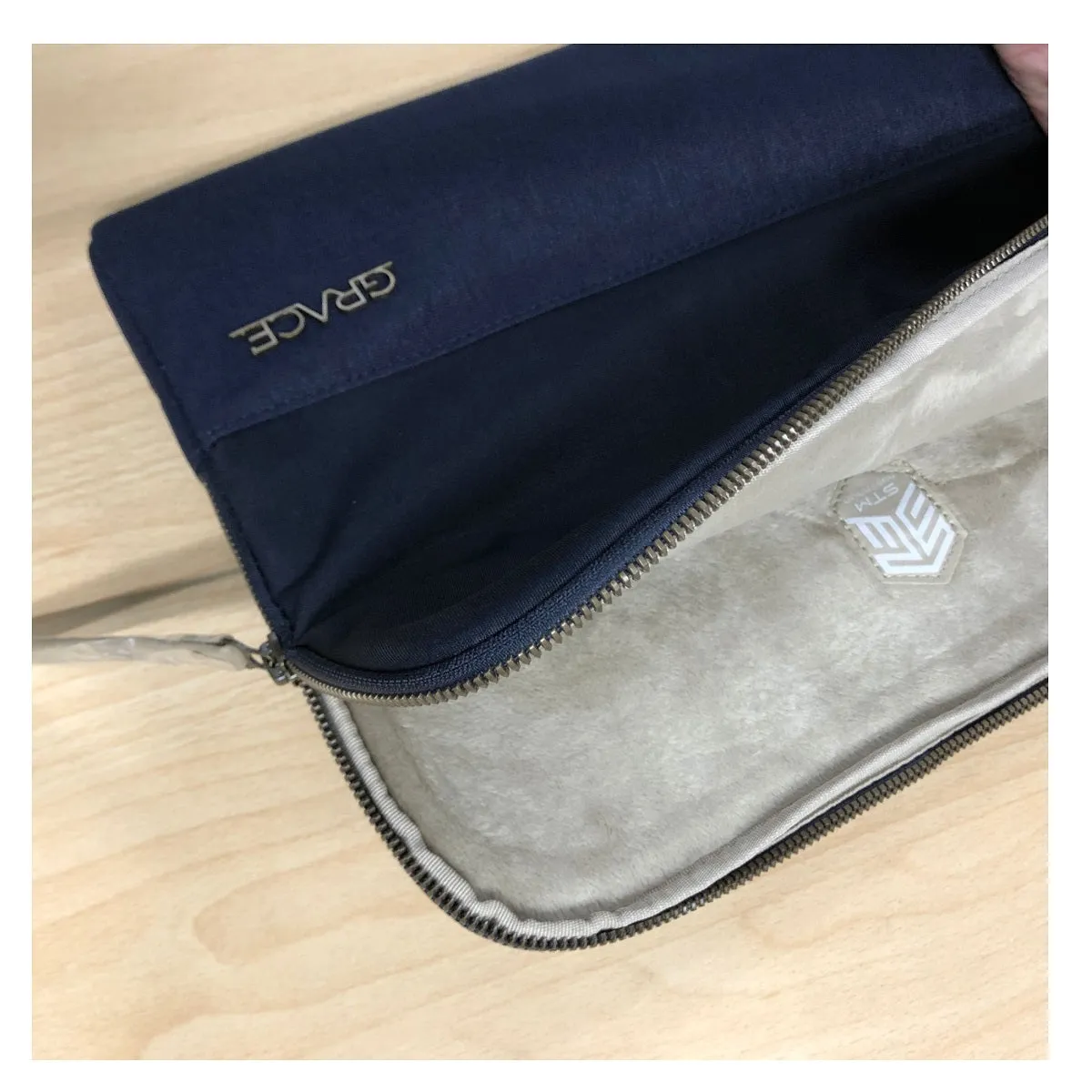 STM GRACE NIGHT SKY 13"/14" Laptop Sleeve